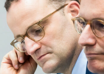 Bisschen absurd: Ex-Skandal-Minister Spahn schwadroniert über Landesverräter