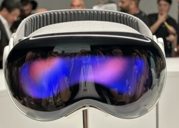 Der in die Netzhaut genähte schwarze Spiegel – die Apple Vision Pro