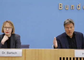 Habeck zu Intel-Milliarden: "Ich bin kein Gedankenleser, was soll ich dazu sagen?"