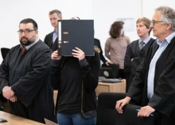 Kaum Beweise: Was die Verfahren gegen Michael Ballweg und Lina E. gemeinsam haben