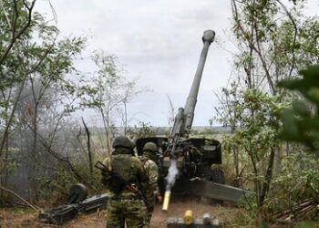 Militärkorrespondent lobt neue russische Artilleriegeschosse – und beklagt Probleme an der Front