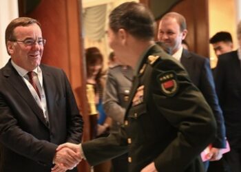 Pistorius fordert Beendigung der Ausbildung von chinesischen Piloten durch deutsche Ex-Militärs