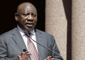 Polen blockiert Delegation des südafrikanischen Präsidenten am Flughafen