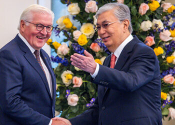 Reisediplomatie: Bundespräsident Steinmeier will deutschen Einfluss in Kasachstan stärken