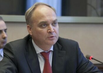 Russlands Botschafter in den USA: Washington sollte für Wiederaufbau der Ukraine zahlen