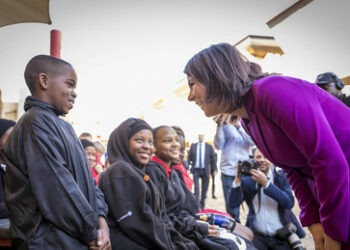 Schwurbeln in Südafrika: Baerbock vergleicht Apartheid-System mit der DDR