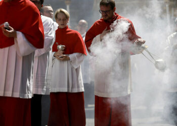 Spätes Schmerzensgeld ‒ Missbrauchsopfer erhält vom Erzbistum Köln 300.000 Euro
