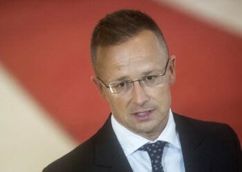 Ungarns Außenminister weist Vorwürfe Kiews zur Überstellung von gefangenen Soldaten zurück