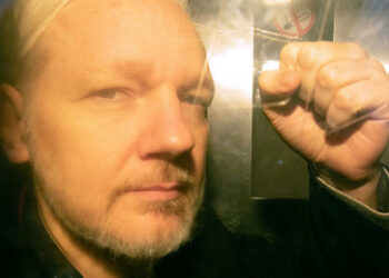 Viertes Soli-Konzert in der Musikbrauerei in Berlin: "Wir sind für Assange hier, oder?"