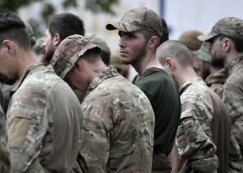 Wollen nicht für Selenskij oder die NATO kämpfen – Ukrainische Soldaten ergeben sich immer öfter