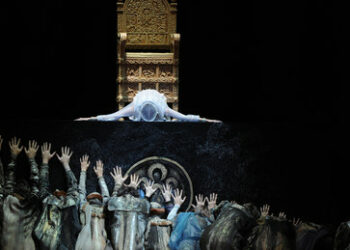 "Auf Wunsch der Pariser verlängert": Franzosen feiern berühmten russischen Ballettmeister