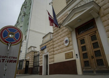 "Aufgrund der unvorhersehbaren Entwicklung": Lettland erteilt keine Visa mehr an Russen