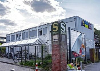 Angriff mit Döner-Messer? Drei Verletzte vor Berliner S-Bahnhof