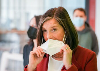 Eine Kackstory:  Grünen-Politikerin Göring-Eckhardt wurde Opfer einer Hundekot-Attacke