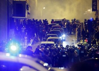 Frankreich in der Revolte: Wenn das Internet zur politischen Zerstreuung wird