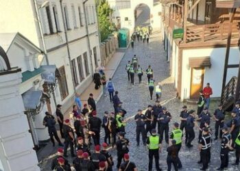 Kiewer Höhlenkloster: Polizei besetzt eines der Klostergebäude