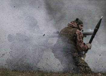 Medienbericht: EU könnte militärische Ausbildungsaktivitäten in die Ukraine verlegen