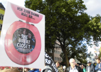 Niederlande: Impfgeschädigte verklagen Regierung – und Bill Gates