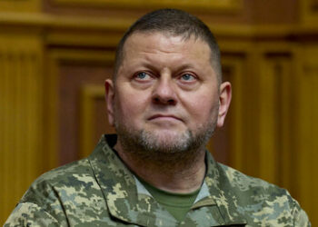 Oberkommandierender der ukrainischen Armee verspricht Angriffe auf Russland mit ukrainischen Waffen