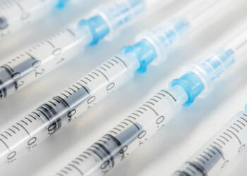 Rechtsanwaltskanzlei: Teilerfolg in Schadensfällen durch Coronaimpfung