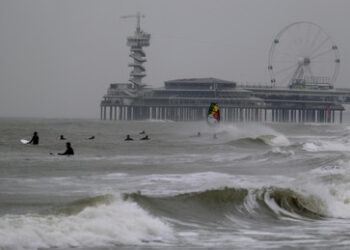 Sommersturm Poly tobt im Norden der Niederlande – bereits eine Tote und mehrere Verletzte