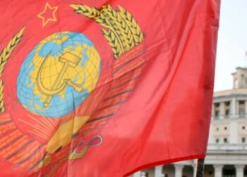 Symbol der Hoffnung: 100 Jahre sowjetisches Wappen