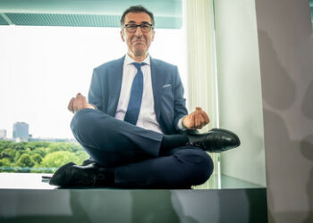 Türkischer Wirtschaftsprofessor: "Die Deutschen stecken in einer Verblendungsblase"