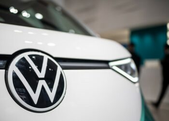 Volkswagen: Absatz von E-Autos bricht ein – Konzern nicht solide aufgestellt