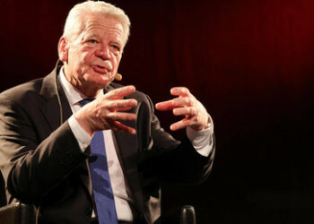 "Gehorsam und Anpassung wie zu Zeiten der Fürsten": Joachim Gauck bei Lanz