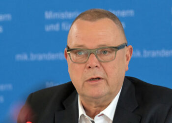 Brandenburgischer CDU-Innenminister: "Haben Kontrolle über illegale Migration verloren"