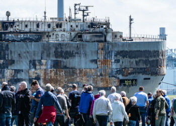 Brandursache immer noch ungeklärt: Fahrzeuge werden von der Fremantle Highway geborgen