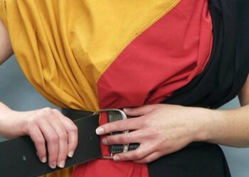 Deutsche Unternehmen drosseln auch im Juni Produktion deutlich