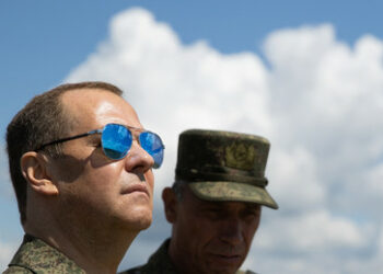 Ex-Präsident Medwedew: Russland erzielt Frieden im Ukraine-Konflikt zu eigenen Bedingungen