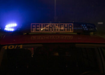 Großbrand und Explosionen in Recyclingfirma in Offenbach