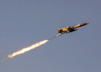 Iran präsentiert neue Drohne mit 24 Stunden Flugfähigkeit