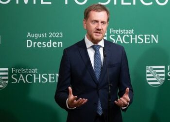 Kretschmer gegen Taurus-Marschflugkörper für Ukraine – Scholz weicht aus