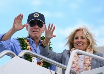 Peinlich: US-Präsident Biden fehlte jegliche Empathie auf Hawaii – und dann schlief er auch noch ein