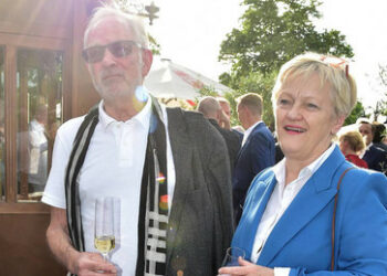 Renate Künast kritisiert das Wort Clan-Kriminalität – Ihr Mann vertritt als Anwalt Clan-Kriminelle