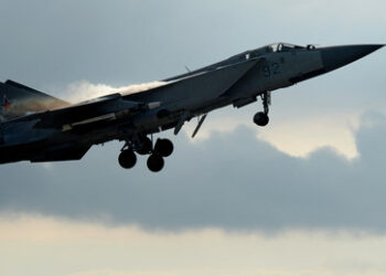 Russischer MiG-31-Jäger vereitelt Verletzung der Staatsgrenze durch norwegisches Militärflugzeug