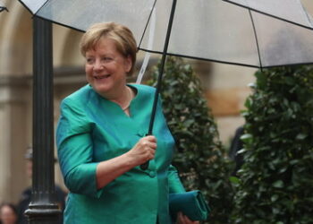 Seit 2022 mehr als 50.000 Euro – Steuerzahler finanzieren Ex-Kanzlerin Merkel Friseur & Styling