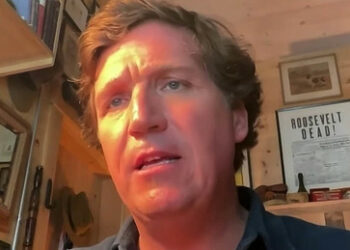 Tucker Carlson: "Es wird im nächsten Jahr einen heißen Krieg zwischen den USA und Russland geben"