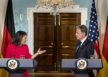 Baerbocks Grüße an die Diktatoren der Welt