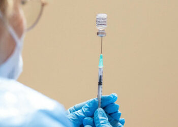 Corona-Impfsaison 2023: Hausärzte befürchten "organisatorischen Overkill"- BioNtech unbeeindruckt