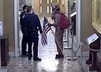 Genießen US-Neonazis die Rückendeckung der Geheimdienste? Verdacht erhärtet sich