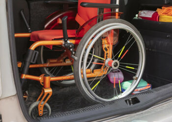 Nach Einreiseverbot für russische Autos: Ukrainerin muss EU-Grenze im Rollstuhl überqueren