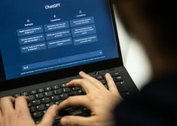 Offiziell: Moskauer Uni erlaubt KI-Nutzung für Abschlussarbeiten