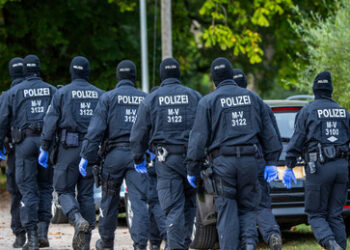 Razzien in zehn Bundesländern - Faeser verbietet Neonazi-Gruppe "Hammerskins"