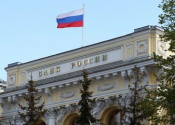 Russlands Zentralbank erhöht Leitzins auf 13 Prozent