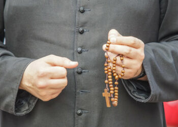 Schuld und Sühne: Sexparty von polnischen Priestern endet mit Polizeieinsatz