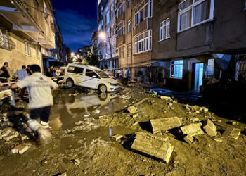 Überschwemmung in Istanbul: Mindestens zwei Todesopfer